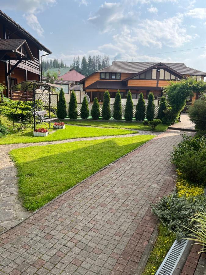 Central Courtyard Slavske Luaran gambar