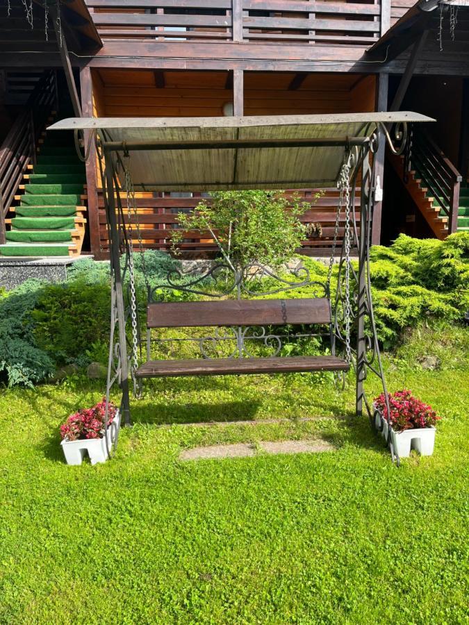 Central Courtyard Slavske Luaran gambar