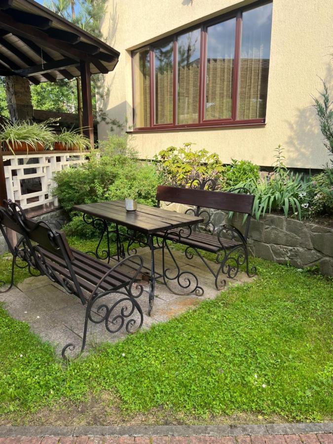 Central Courtyard Slavske Luaran gambar