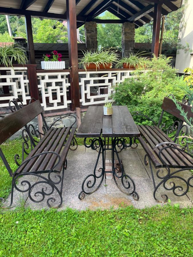 Central Courtyard Slavske Luaran gambar